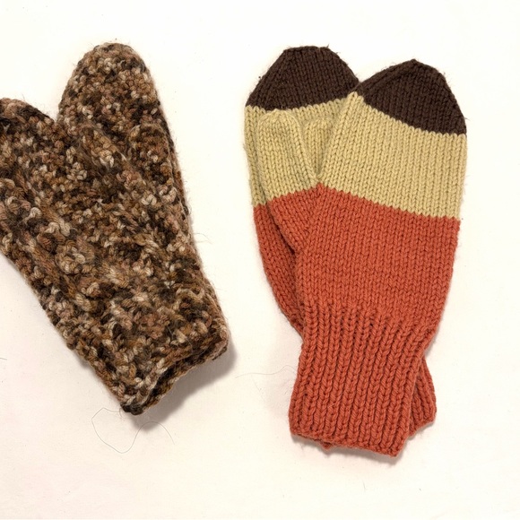 Stylish Knit Mittens Set - Picture 1 of 10